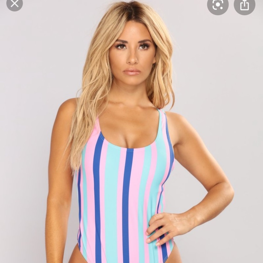 Swimsuit - Picture 2 of 4